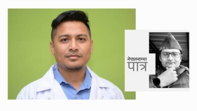 Photo of राष्ट्रपतिको सवारीमा प्रहरीबाट पिटाइखाएका डाक्टर भन्छन्, ‘टुक्रिएको एयरफोन सजाएर राख्छु’